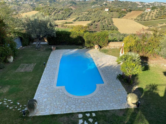 Villa con piscina